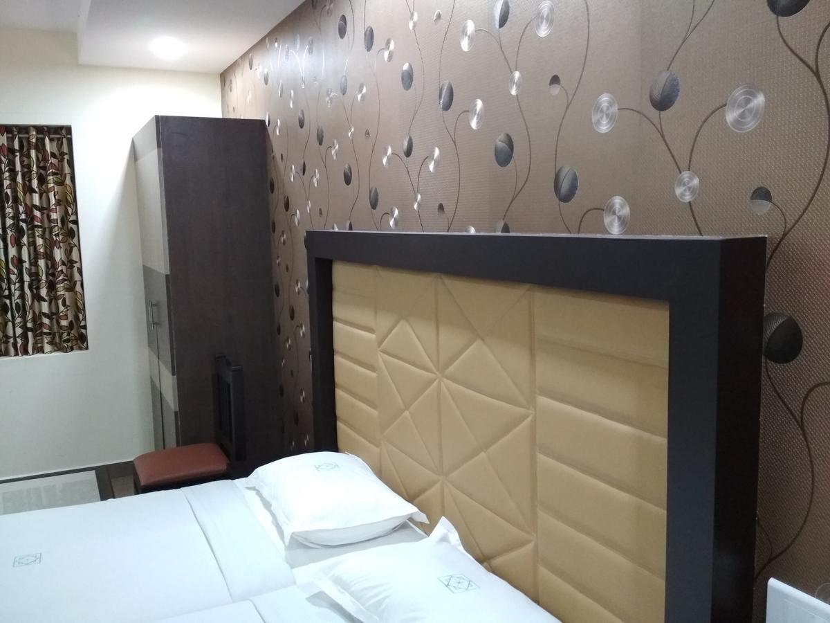 Hotel Rukmini Alwaye Exterior foto